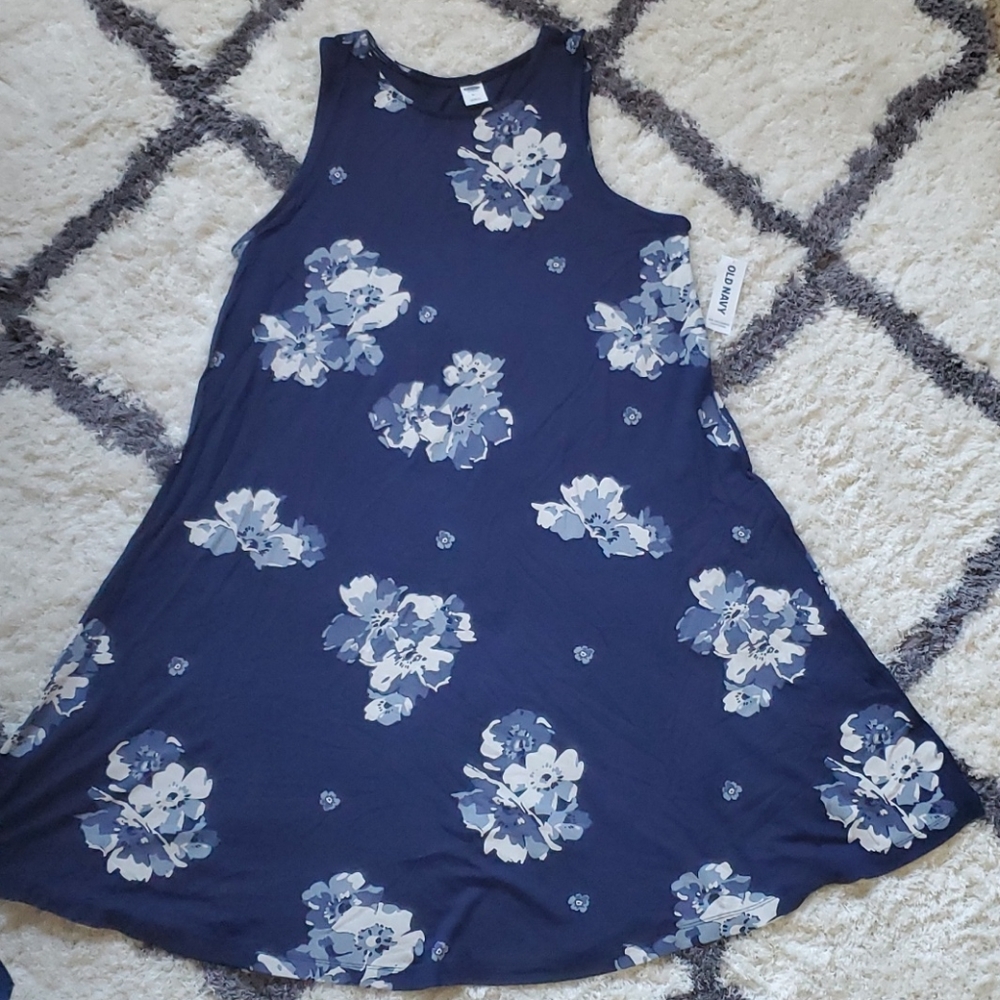 Old Navy blue floral sleeveless swing dress